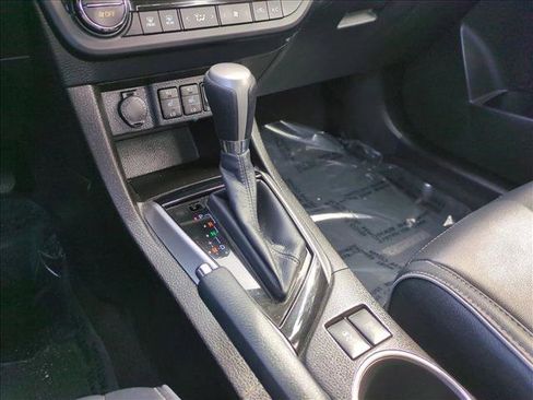 Used 2015 Toyota Corolla S Premium image 12