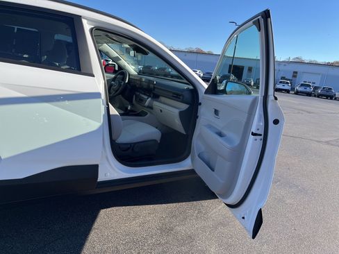 Certified 2025 Hyundai Kona SEL image 22