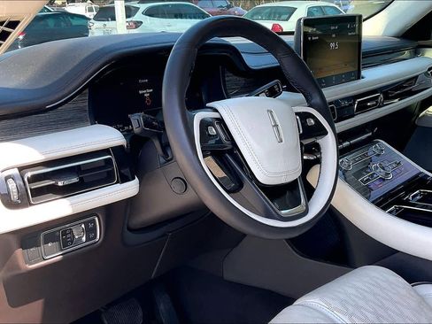 Used 2021 Lincoln Aviator Black Label w/ Dynamic Handling Package image 17