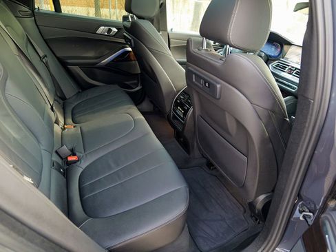 Used 2021 BMW X6 xDrive40i w/ Convenience Package image 32