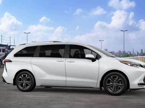 New 2026 Toyota Sienna Platinum AWD/4WD image 13