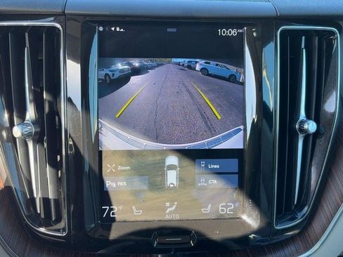 Used 2021 Volvo XC60 T5 Momentum w/ Climate Package image 21