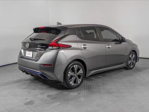 Used 2020 Nissan Leaf SV w/ SV Technology Package image 8