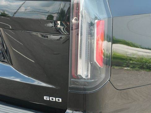 Used 2024 Cadillac Escalade ESV Sport w/ LPO, ONYX Package AWD/4WD image 59