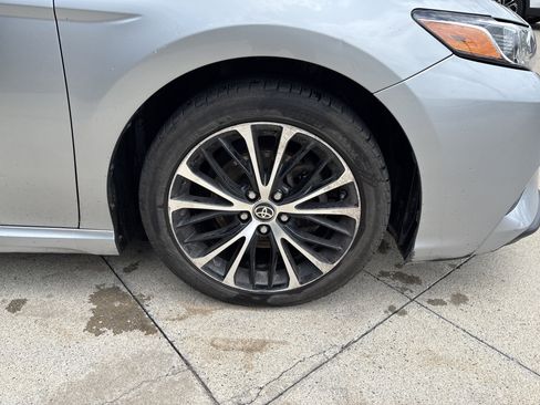 Used 2020 Toyota Camry SE FWD image 16