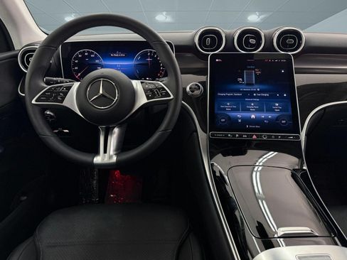 Used 2025 Mercedes-Benz GLC 350e 4MATIC image 29