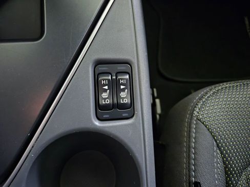 Used 2024 Subaru Crosstrek 2.0i Premium image 17