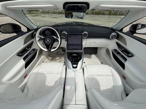 Used 2026 Mercedes-Benz Maybach SL 680 image 16