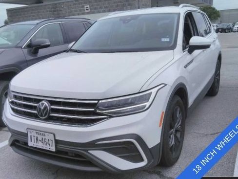 Used 2024 Volkswagen Tiguan SE AWD/4WD image 6