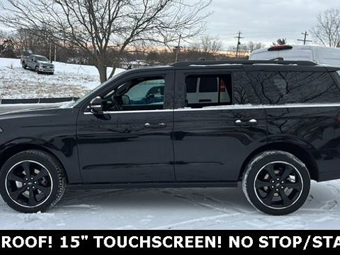 Used 2023 Ford Expedition Limited image 3