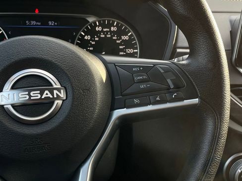 Used 2024 Nissan Altima 2.5 SV FWD image 15