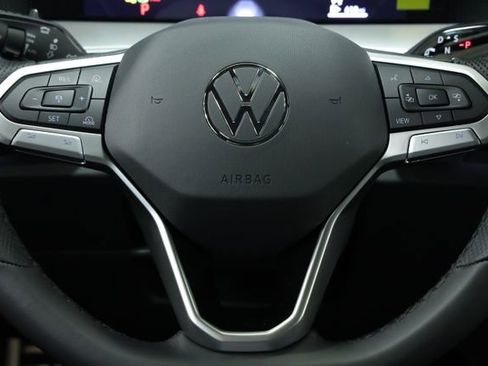 New 2026 Volkswagen Tiguan SE R-Line FWD image 13