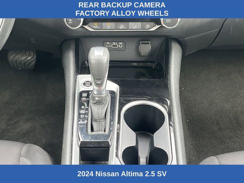 Used 2024 Nissan Altima 2.5 SV image 4