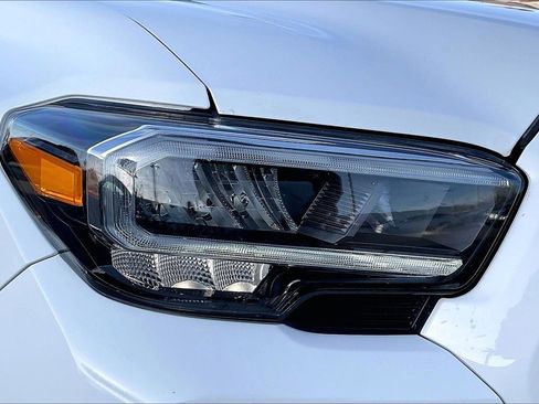 Used 2023 Toyota Tacoma TRD Off-Road image 28