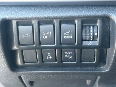 Used 2023 Subaru Forester Premium AWD/4WD image 25