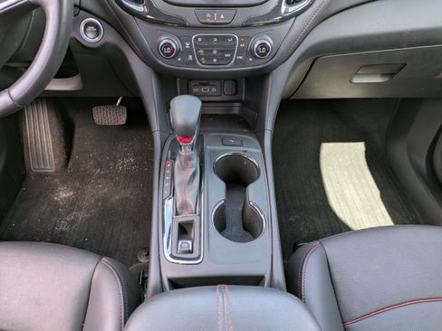 Used 2022 Chevrolet Equinox RS w/ RS Leather Package image 17