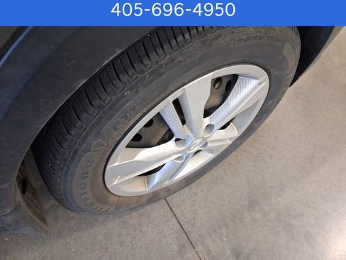 Used 2020 Nissan Kicks S image 12