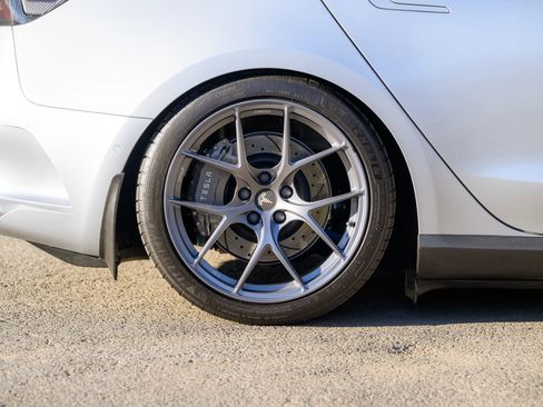 Used 2018 Tesla Model 3 Long Range image 51