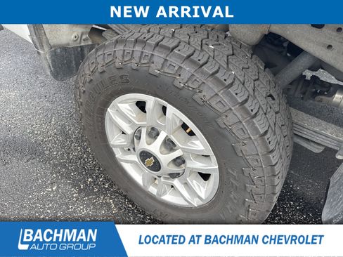 Used 2021 Chevrolet Silverado 2500 W/T w/ WT Convenience Package AWD/4WD image 4