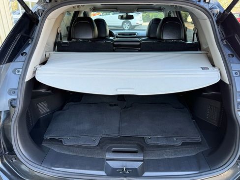 Used 2016 Nissan Rogue SL w/ SL Premium Package image 16