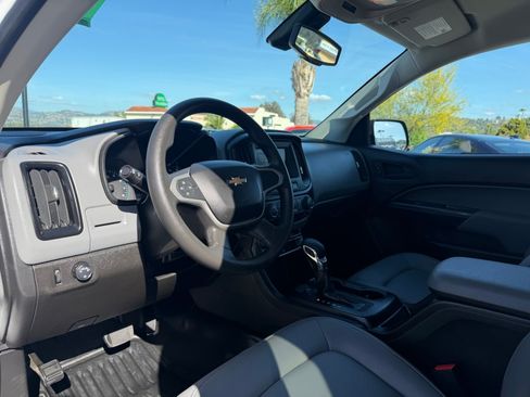 Used 2022 Chevrolet Colorado W/T w/ WT Convenience Package RWD image 12