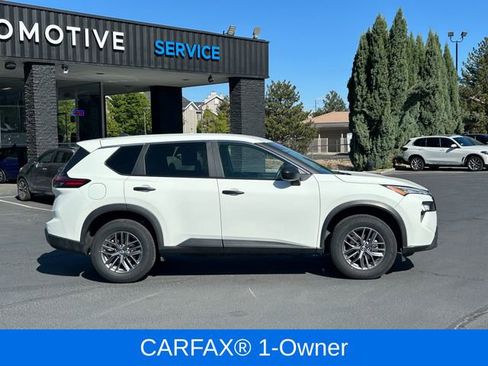 Used 2024 Nissan Rogue S AWD/4WD image 2