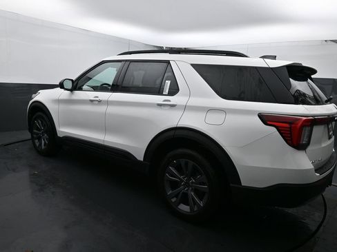 New 2026 Ford Explorer Active w/ Active Comfort Package AWD/4WD image 8