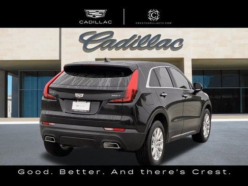 Used 2023 Cadillac XT4 Luxury w/ Cold Weather Package FWD image 3