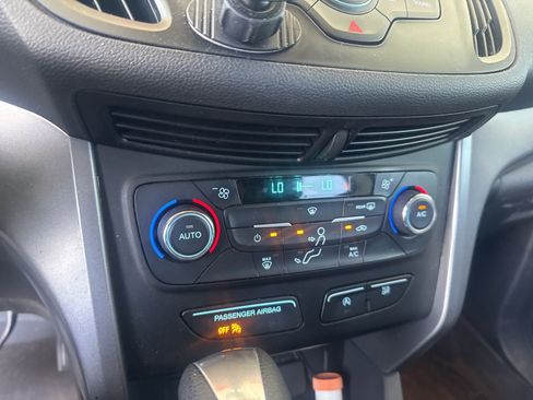 Used 2017 Ford Escape SE image 8