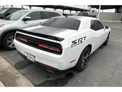 Used 2016 Dodge Challenger R/T Scat Pack RWD image 5