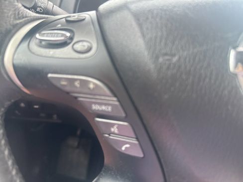 Used 2018 Nissan Pathfinder SL image 28