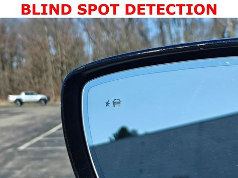 Used 2019 Buick Enclave Avenir w/ Avenir Technology Package image 16