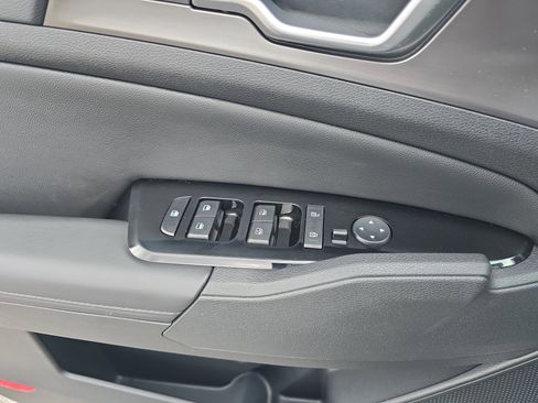 Used 2024 Kia Sportage EX image 23