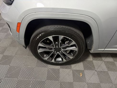 Used 2023 Jeep Grand Cherokee L Overland w/ Advanced Protech Group III image 12