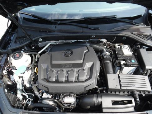 Used 2018 Volkswagen Passat 2.0T SE FWD image 28
