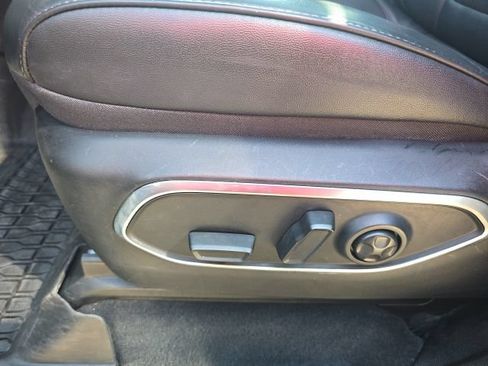 Used 2024 Jeep Wagoneer L 4WD w/ Premium Group I image 22