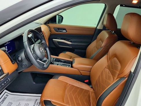 Used 2023 Nissan Pathfinder Platinum FWD image 19