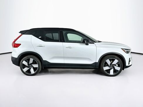Used 2024 Volvo XC40 Recharge Plus w/ Protection Package Premier RWD image 10