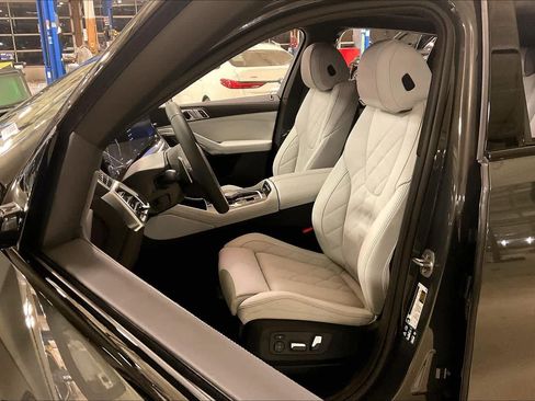 New 2026 BMW X6 xDrive40i w/ Premium Package image 9