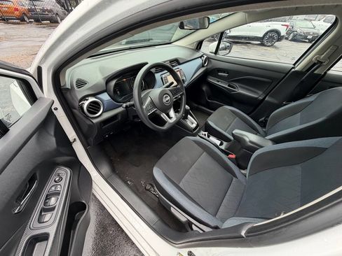 Used 2023 Nissan Versa SV FWD image 5