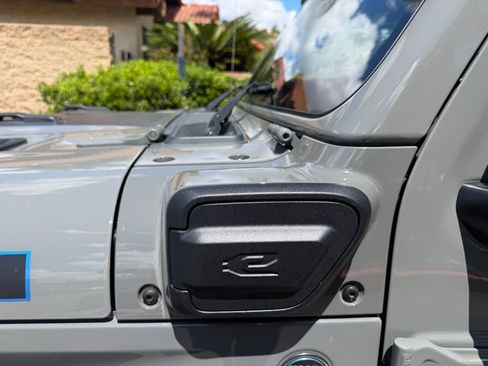 Used 2023 Jeep Wrangler Unlimited Rubicon 4xe AWD/4WD image 8