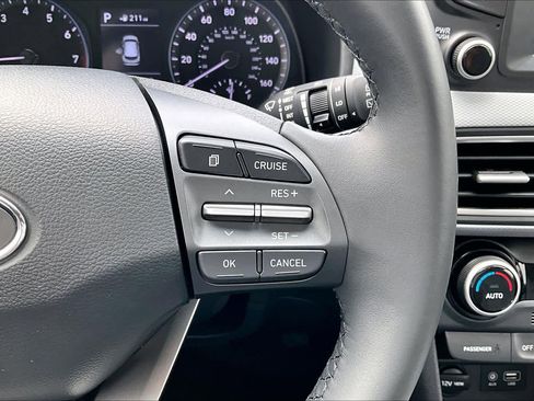 Used 2018 Hyundai Kona Limited FWD image 23
