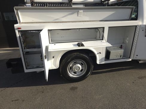 Used 2014 Ford F250 XL w/ Power Equipment Group RWD image 8