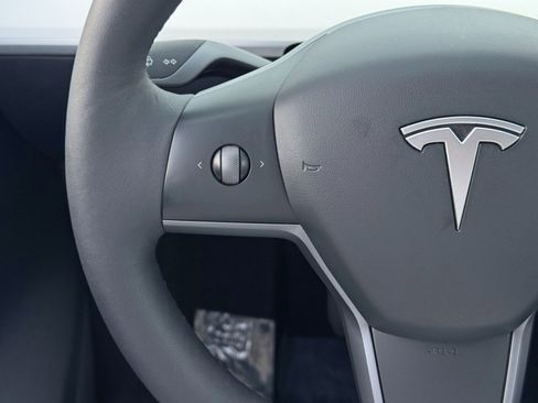 Used 2023 Tesla Model Y Long Range image 19