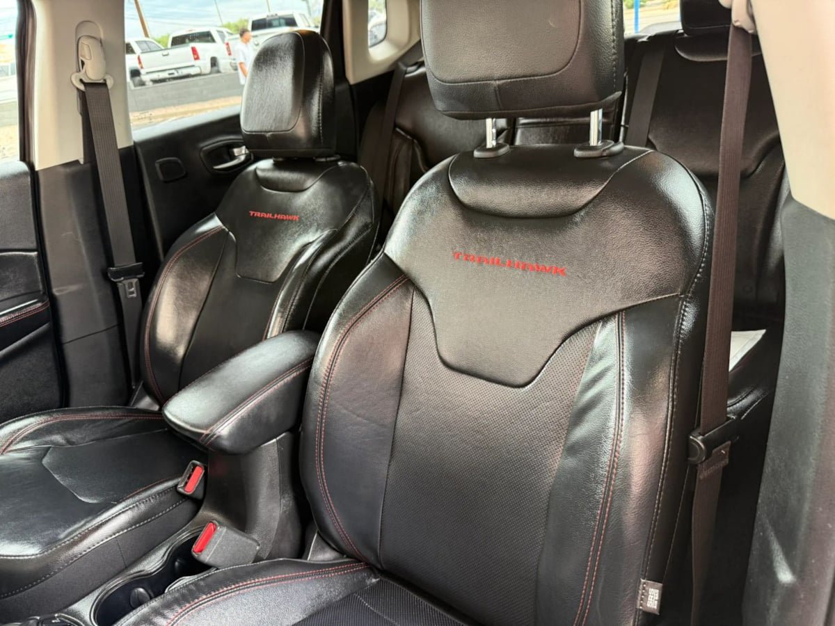 Used 2019 Jeep Compass Trailhawk w/ Leather Interior Group AWD/4WD image 39
