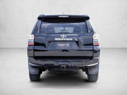 Used 2018 Toyota 4Runner SR5 AWD/4WD image 6