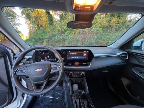 Used 2025 Chevrolet TrailBlazer LT image 29