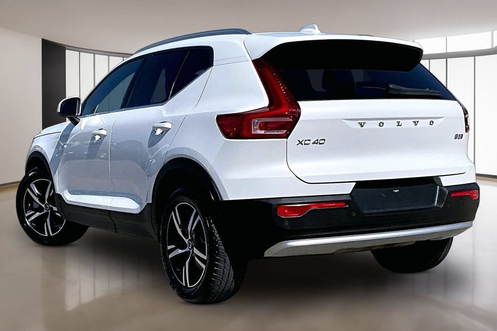Used 2025 Volvo XC40 B5 Core AWD/4WD image 12