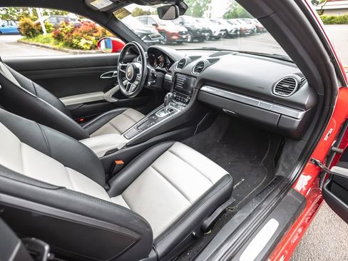 Used 2019 Porsche 718 Cayman RWD image 22