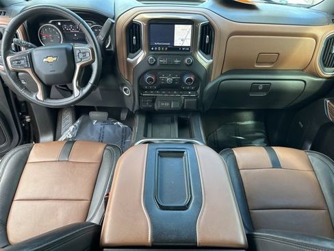 Used 2019 Chevrolet Silverado 1500 High Country w/ Technology Package image 5